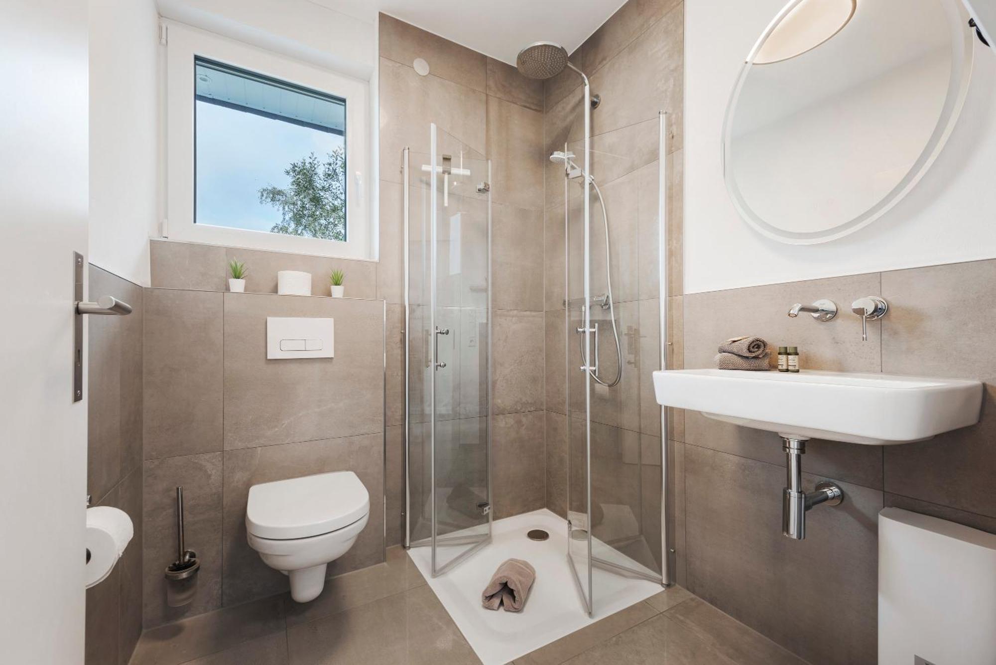 Egge 7e Mit Whirpool U Sauna * Altenbeken